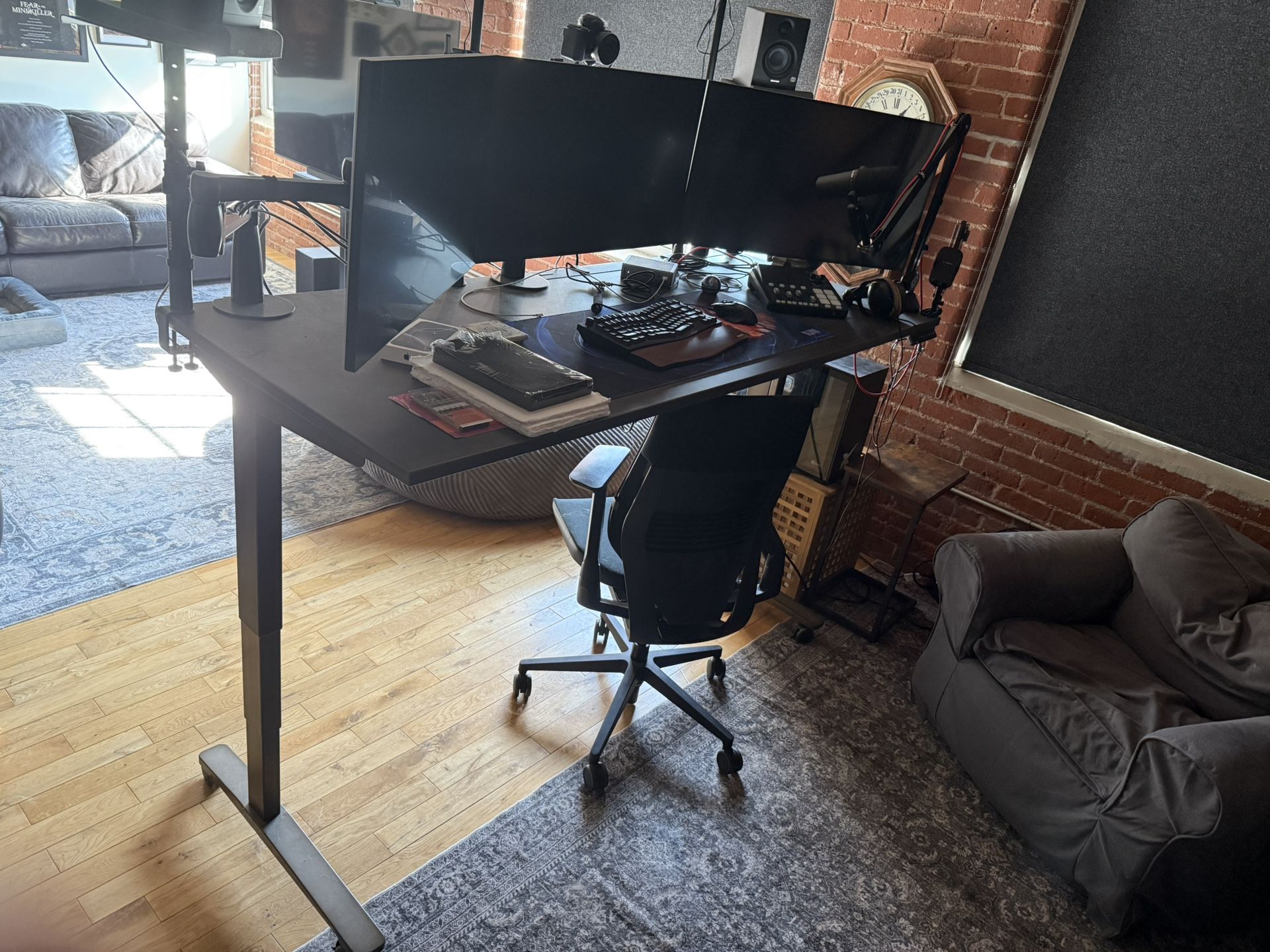 Moving Sale! Uplift Sit/stand Desk