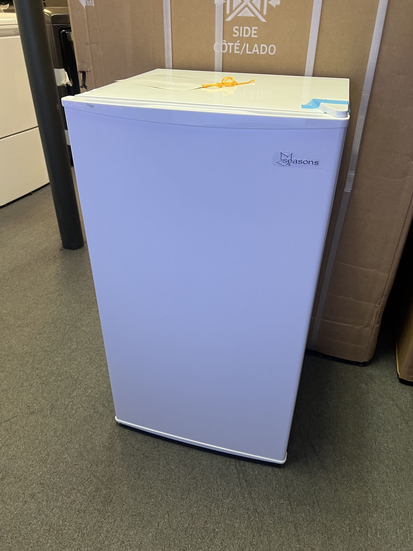 Seasons White Mini Fridge 