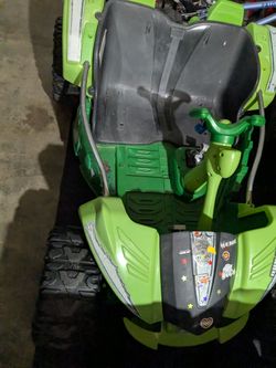 Ride on car for kids. Read description