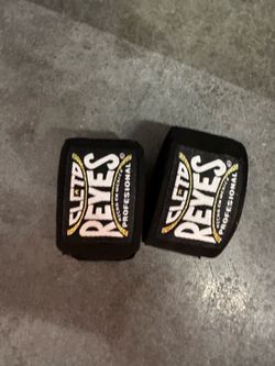 Cleto Reyes Handwraps
