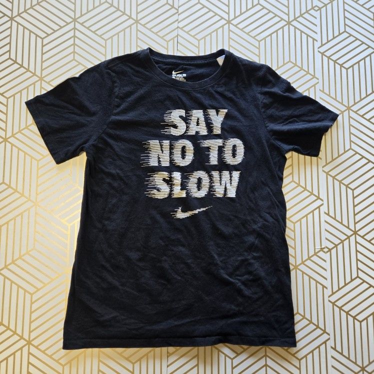 The Nike Tee Youth Sportswear Size Large Black/White Graphic Tee for Kids