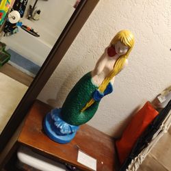 Mermaid statue 