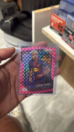 Lamine Yamal   pink Prizm Barcelona