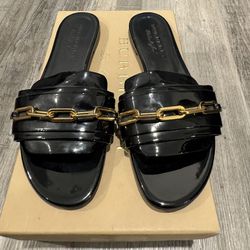 Women’s black Burberry slipper size 39