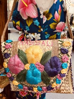 Stylish antique shoulder bag