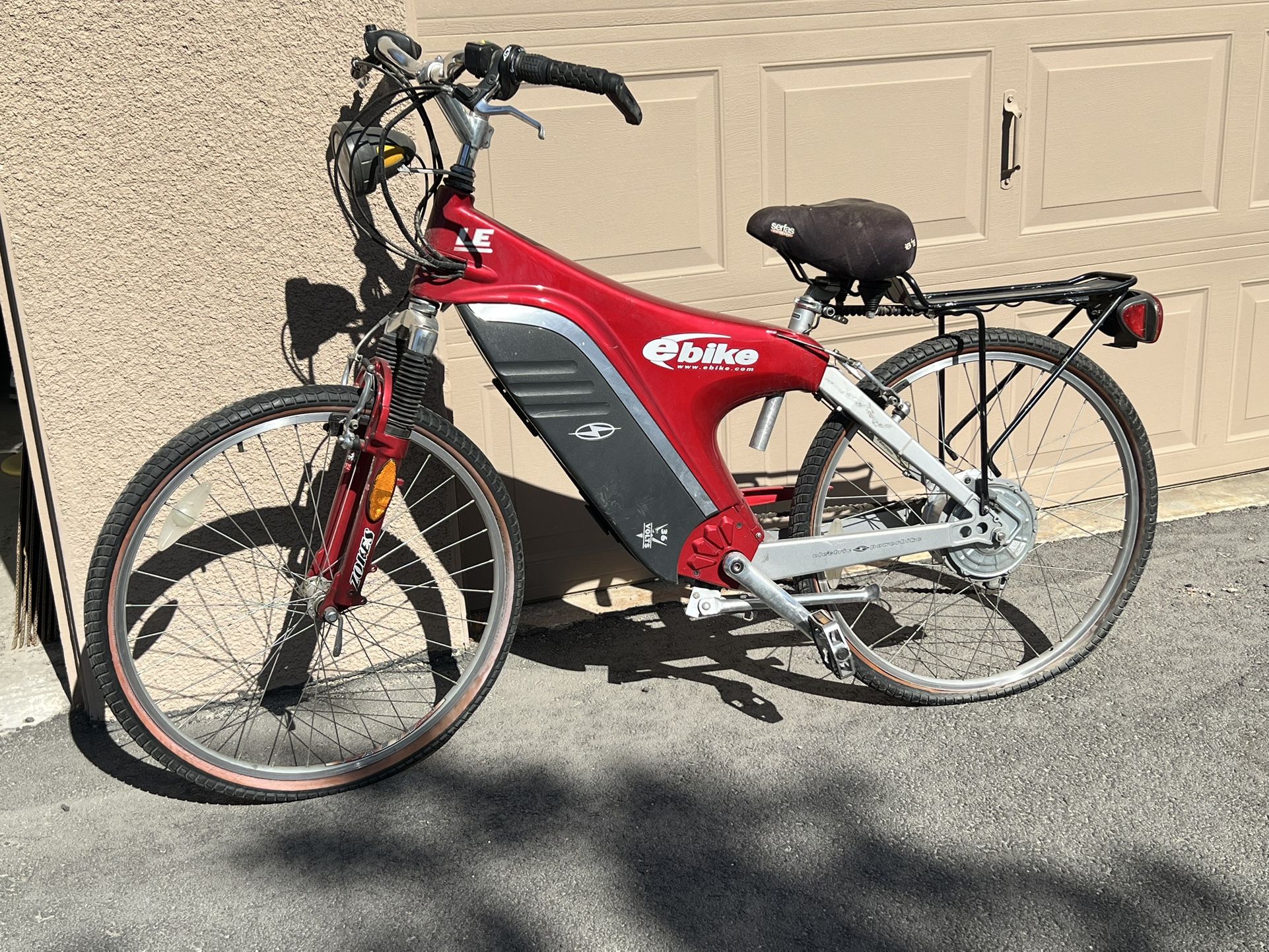 2 E-Bikes