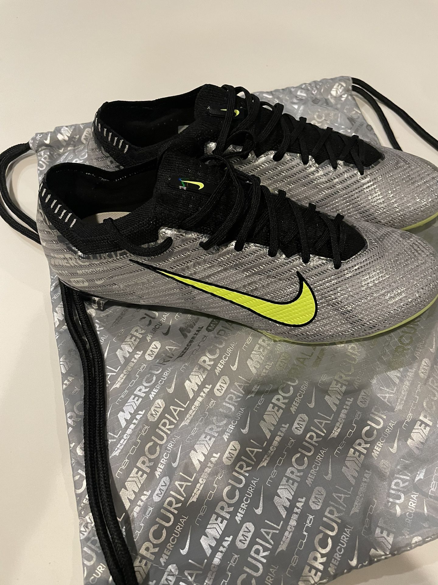 Nike Mercurial vapor 15 Size 9 Soccer cleats 