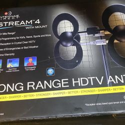 Antennas Direct  ClearStream 4 UHF. HDTV.   Ultra Long Range Antenna With Mount 