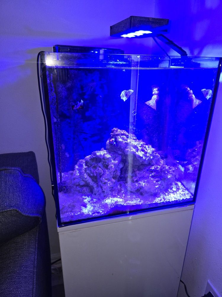 24 GALLON AQUATOP SALTWATER AQUARIUM