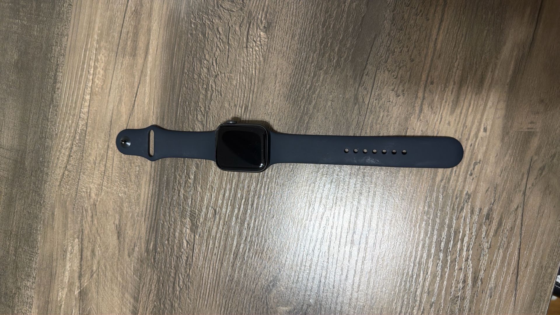 Apple Watch SE. First Gen 44m 