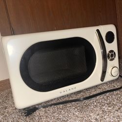 Galanz Retro Microwave