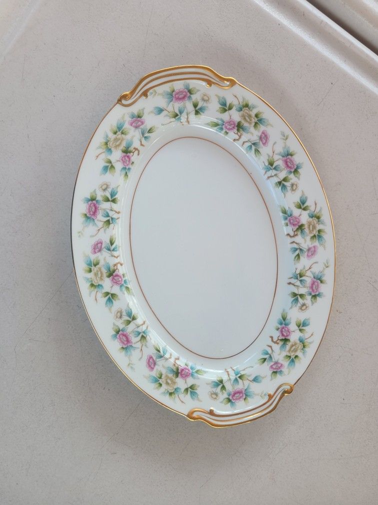 Beautiful CHINA Set( 15+ PIECES)