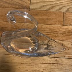 Beautiful swan tabletop glass figurine