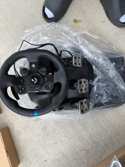 Logitech G920 Racing Wheel & Pedals