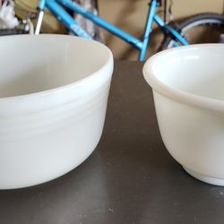 Vintage Hamilton Beach Pyrex 2 Pc Mixing Bowl Set