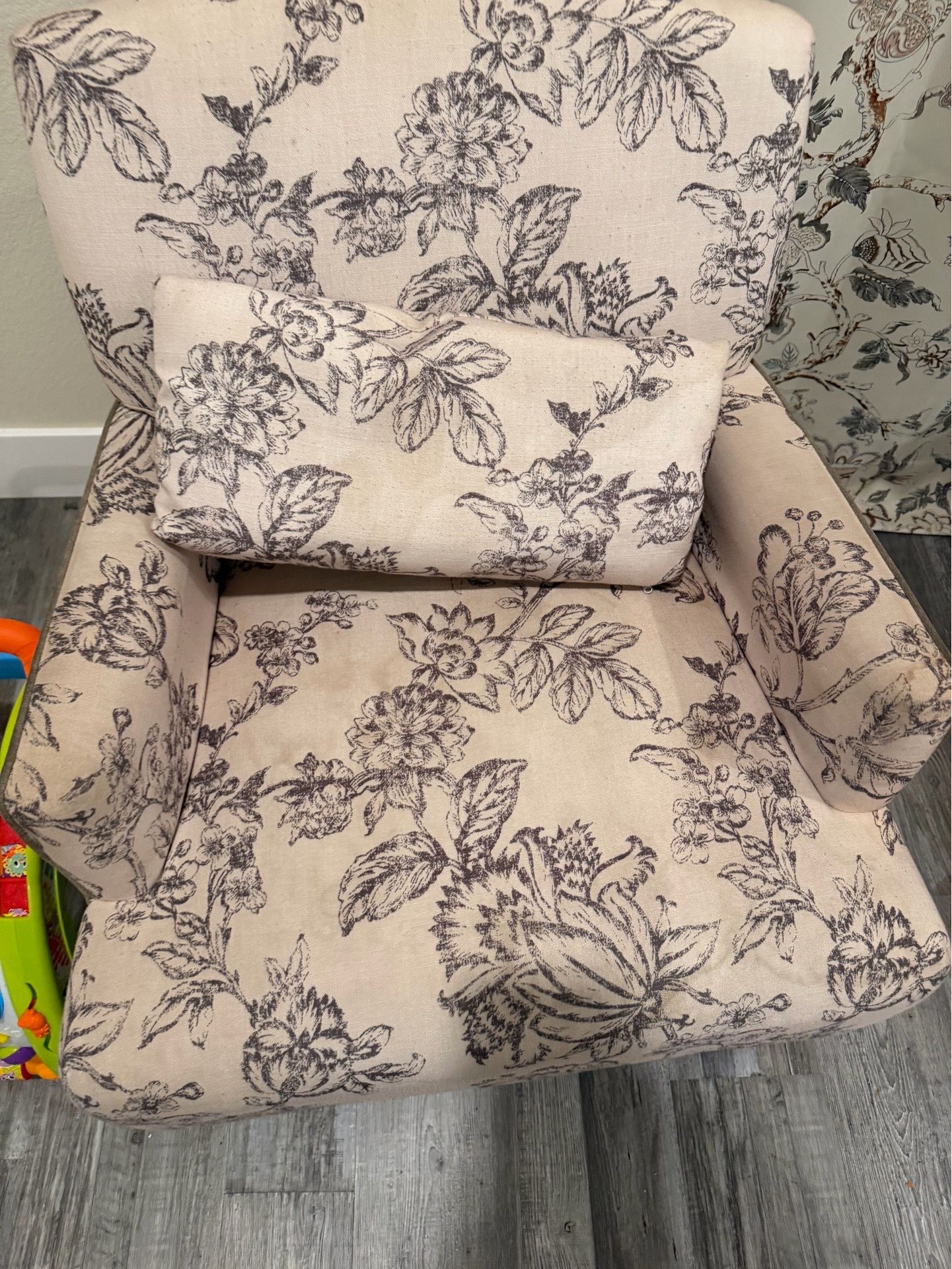Accent chairs for sale
