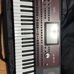 Korg Pa 700 