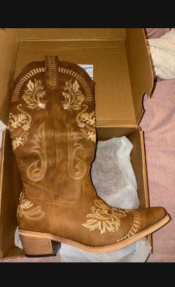 Women’s 9.5 Brown cowboy boot