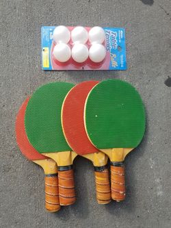 Table tennis paddles and balls