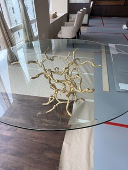 Stunning Dining Room Table + 6 Chairs