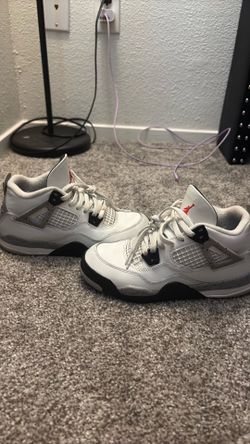 🚨 Jordan 4 (white cement) 2y