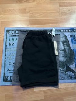 2 Medium Black E88entials shorts ( 1 Small black e88entials shorts )