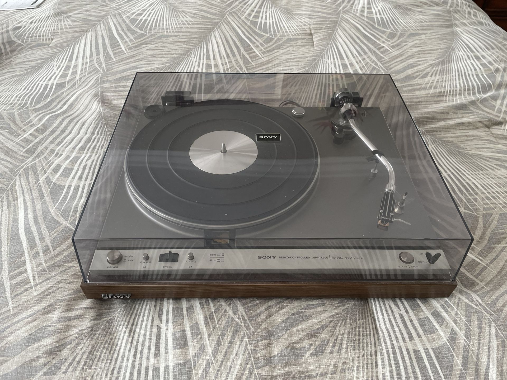 Sony PS-5550 Turntable