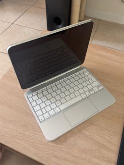 Magic Keyboard Case for iPad 11-inch
