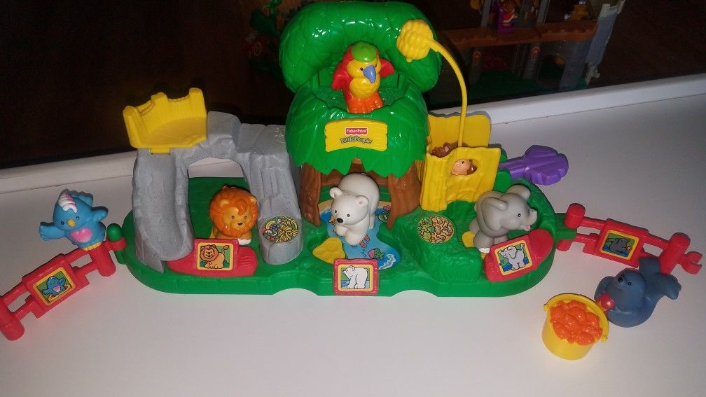 Little people zoo playset