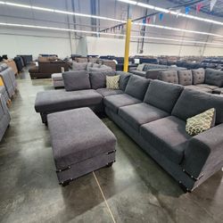 (Reversible)Sectional With ottoman