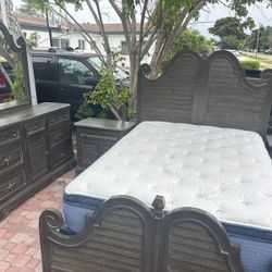 Queen Bedroom Set 