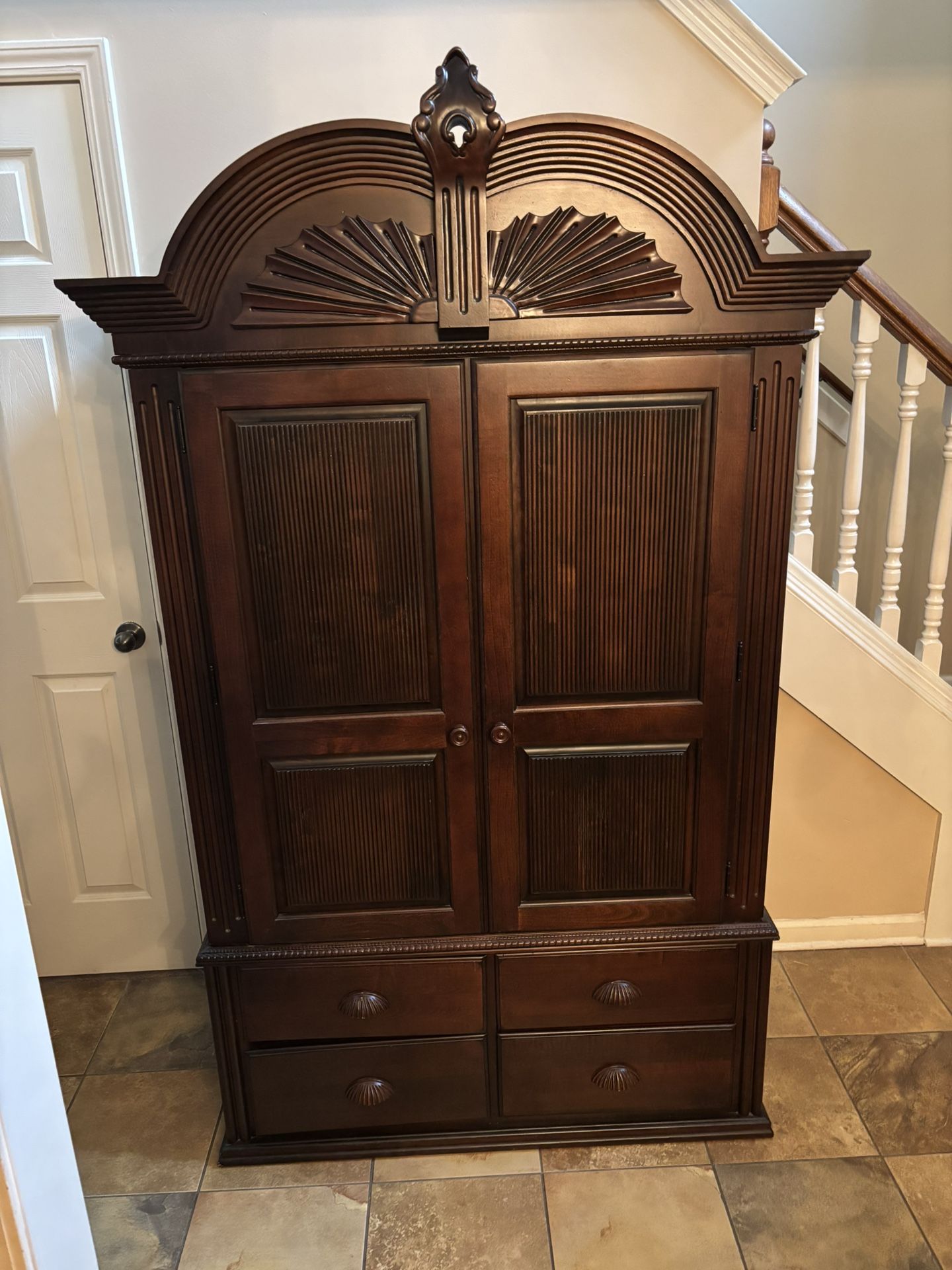 Highboy/Chest