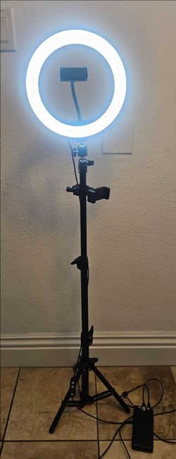 Ringlight with Tripod and 2 Phone Holders.