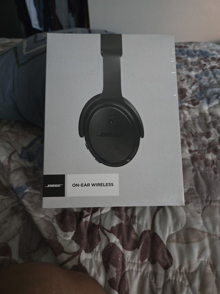 On Ear Wireless Headphones