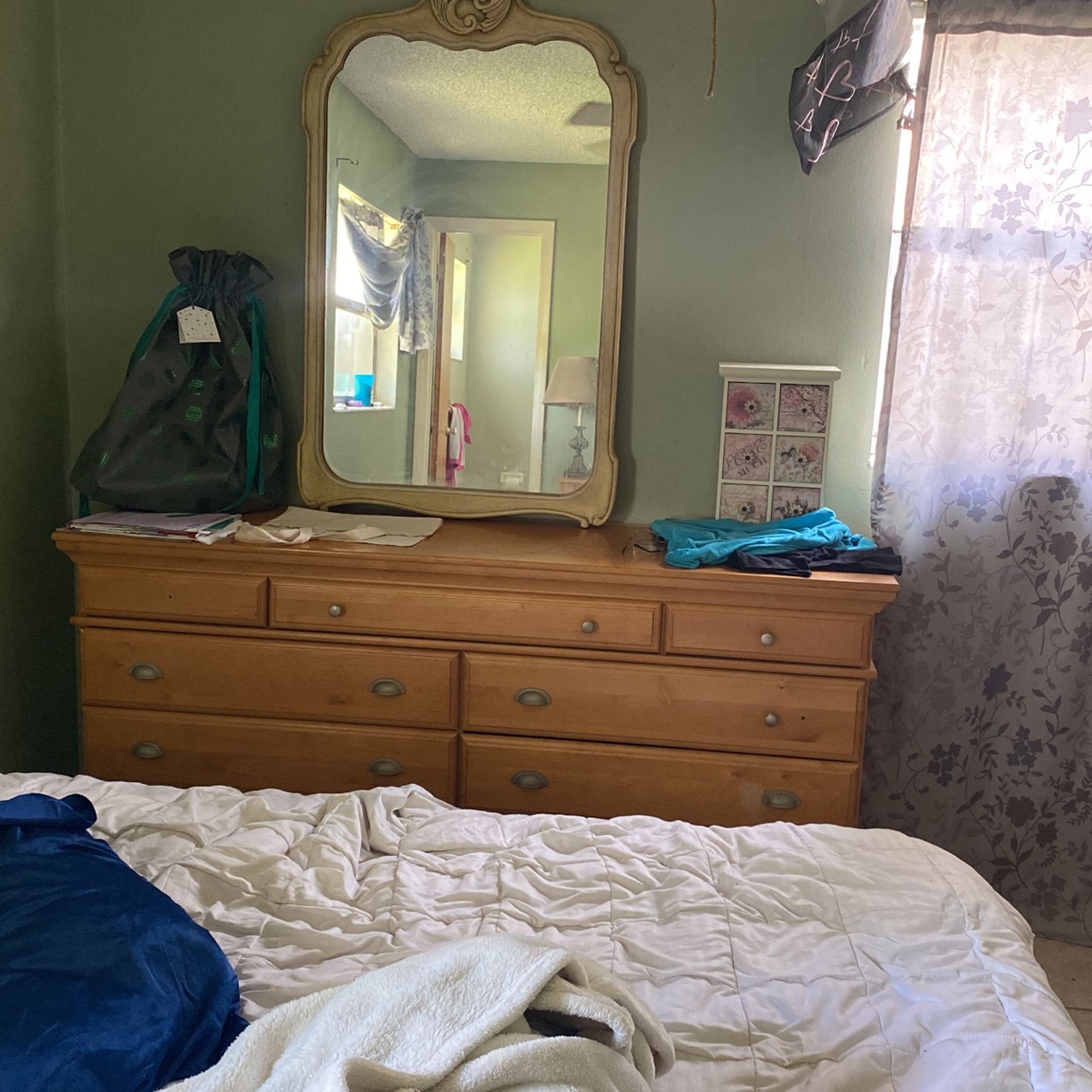 Dresser set and Mirror