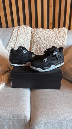 Air Jordan 4 RETRO SE size 8
