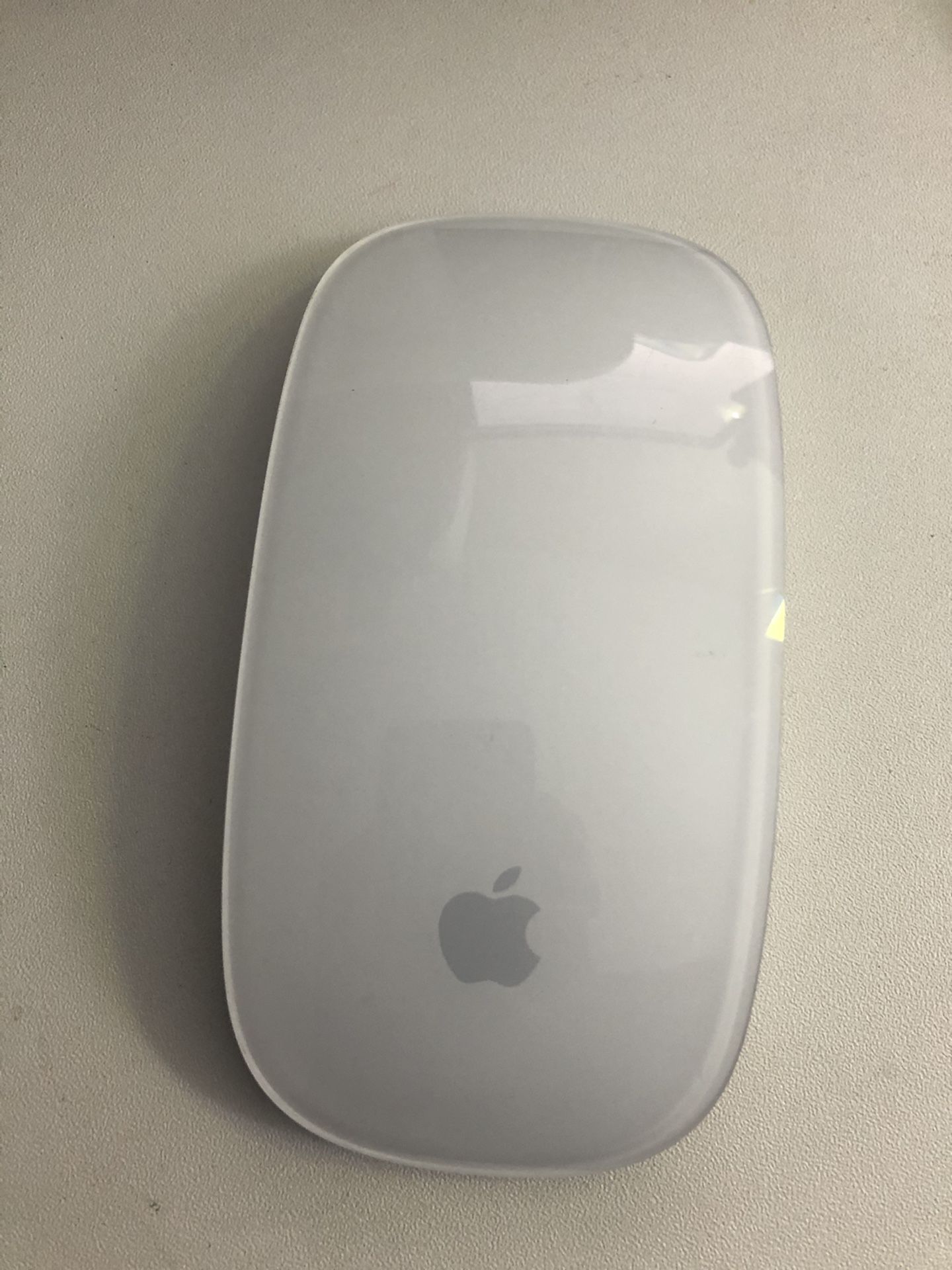 Apple Magic Mouse 1 (A1296) Bluetooth Wireless Laser Mouse - Silver
