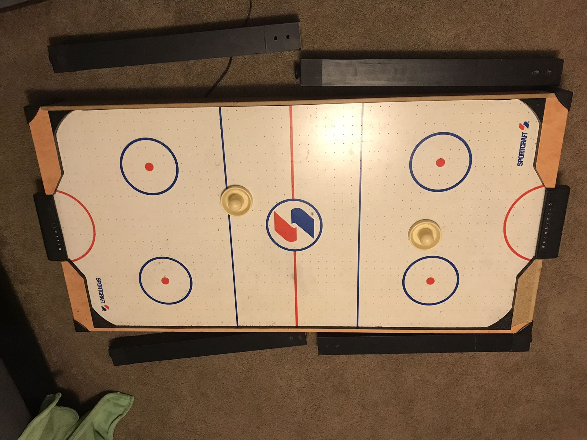 Air Hockey pod table