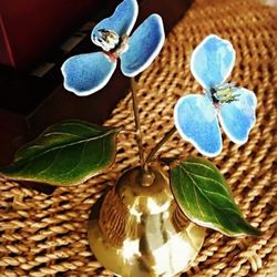 VINTAGE BOVANO OF CHESHIRE BRASS ENAMEL GOLD METAL FLORAL FLOWER PANSY GARDEN BELL TABLE DECOR