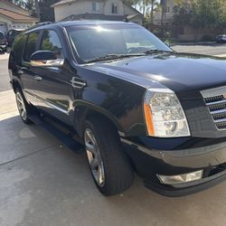 2011 Cadillac Escalade Platinum AWD