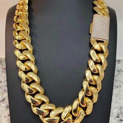 Gold Cuban Link Chain With Dimond Clasp 