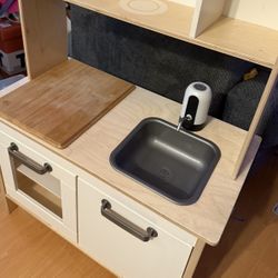 IKEA DUKTIG PLAY KITCHEN