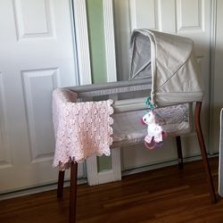 Chicco LullaGo Anywhere LE Portable Bassinet