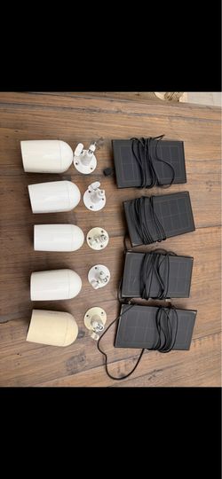 Arlo essential spotlight cameras