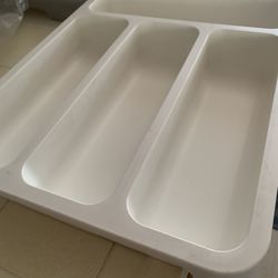 Sturdy White Utensils Tray. 