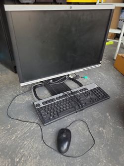 HP Compaq 8200 Elite Ultra Slim Desk Top w/ Monitor, Keyboard, Mouse (DONT Have power cord) 