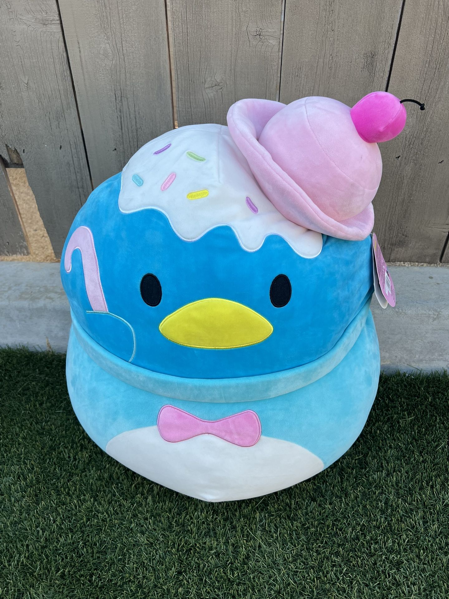Squishmallows Sundae Ice Cream Tuxedo Sam 20” Extra Large Hello Kitty NWT