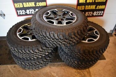 5x127 Jeep Wrangler Wheels w/ LT255/75R17 Tires