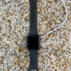 Nike Apple Watch Series 6