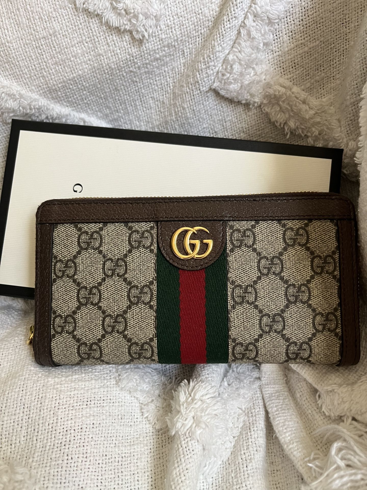 Gucci Keychain Wallet for Sale in San Diego, CA - OfferUp